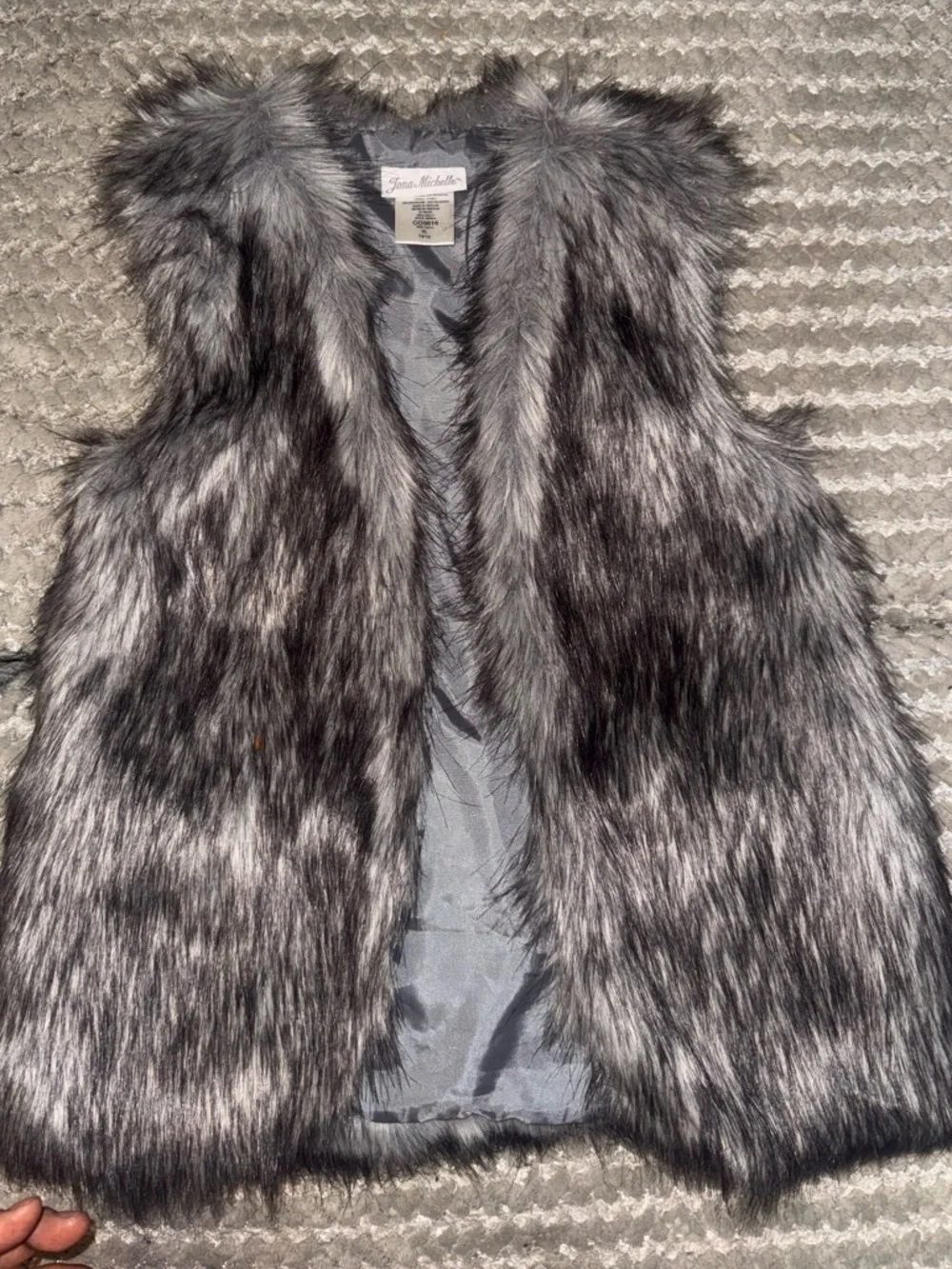 Jona Michelle Girls Faux Fur Vest in Gray and Black size xl 14/16